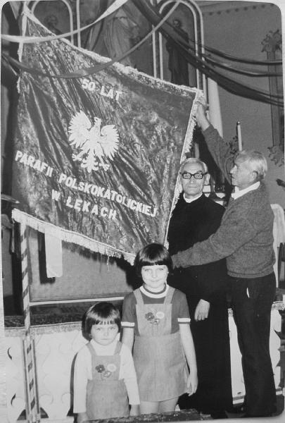 parafia polskokatolicka 1_38.jpg - Rok 1975. Uroczystości związane z 50. rocznicą istnienia  parafii